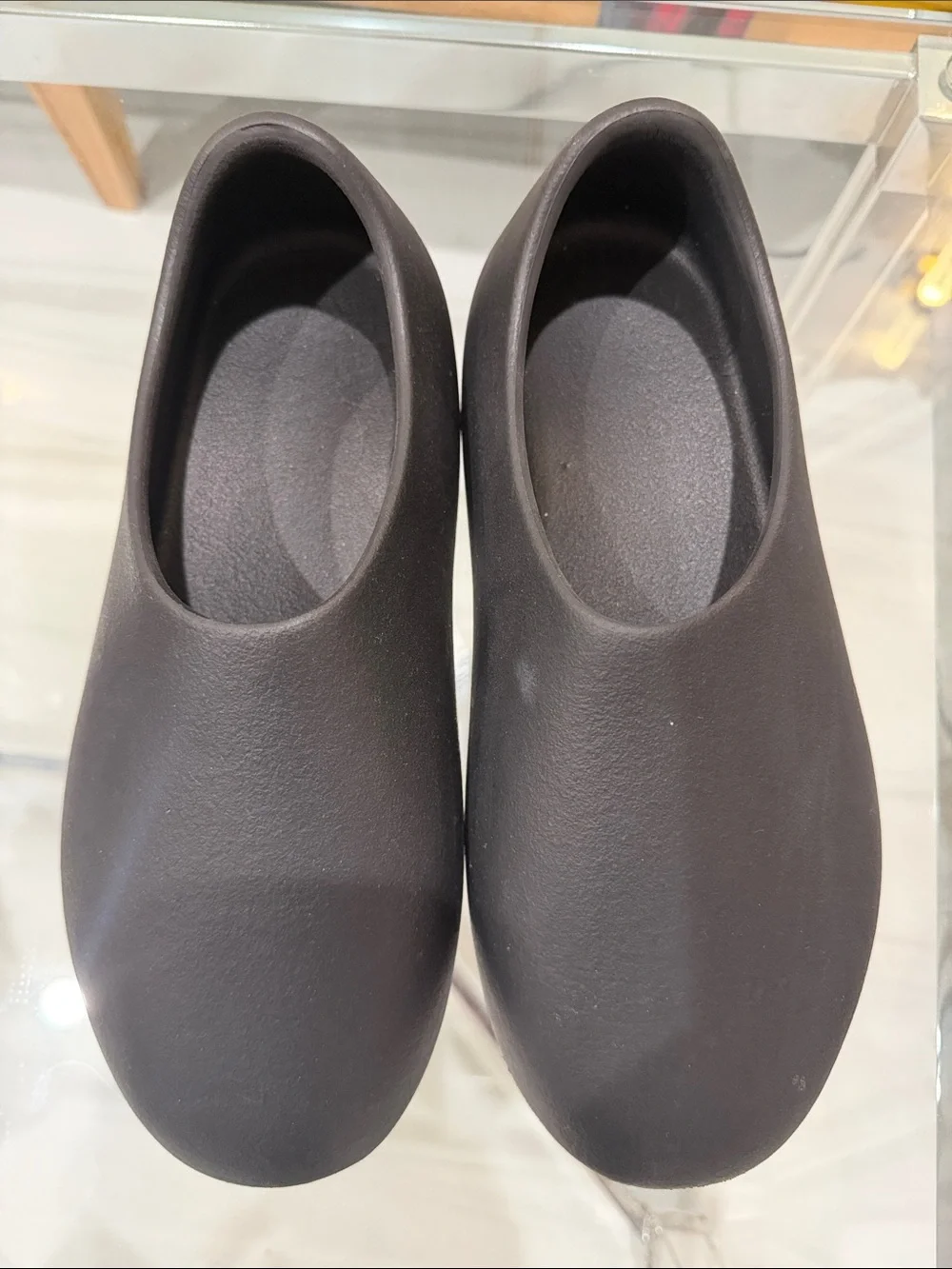 Yeezy Black Full Rubber Water shoes